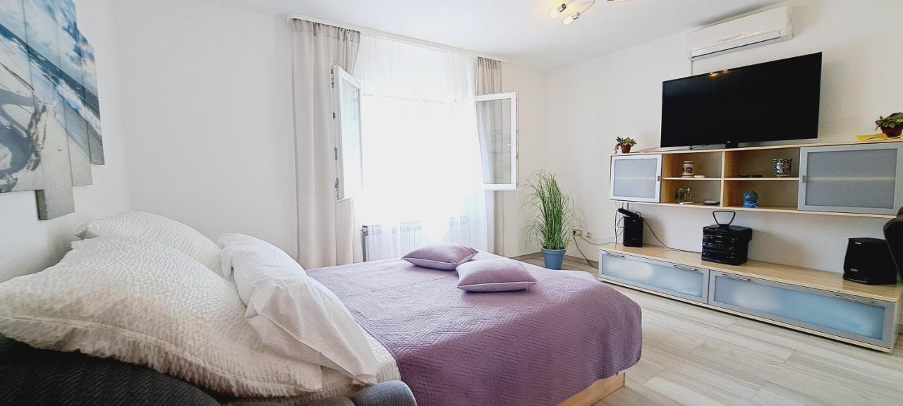 Apartments Darija & Pero 普契什查 外观 照片