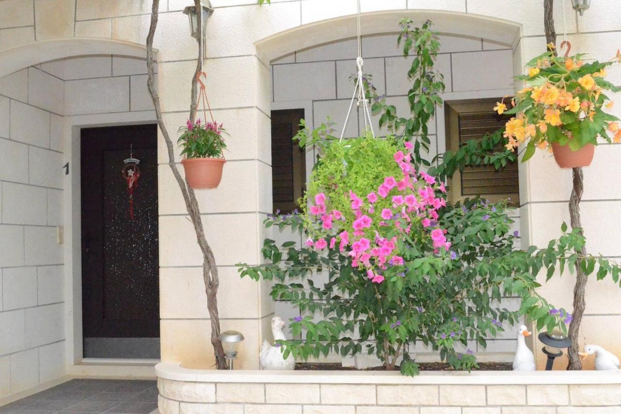 Apartments Darija & Pero 普契什查 外观 照片
